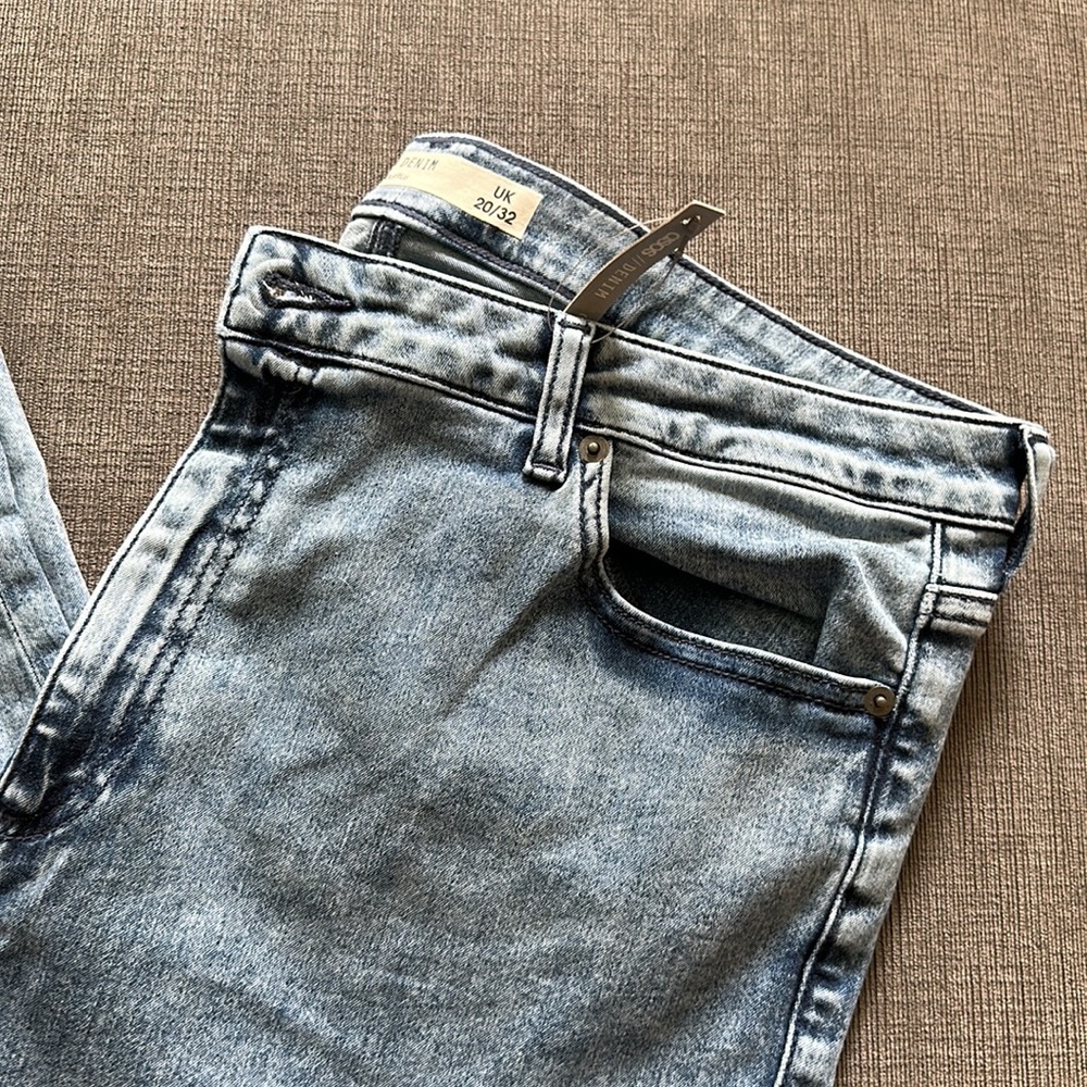 ASOS Straight Leg Jean - Picture 2 of 3